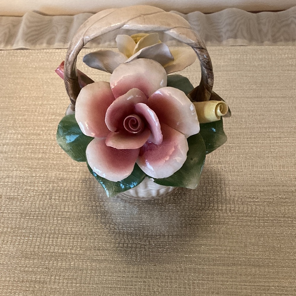 Capodimonte Vintage flower basket Nuova I.I.E.